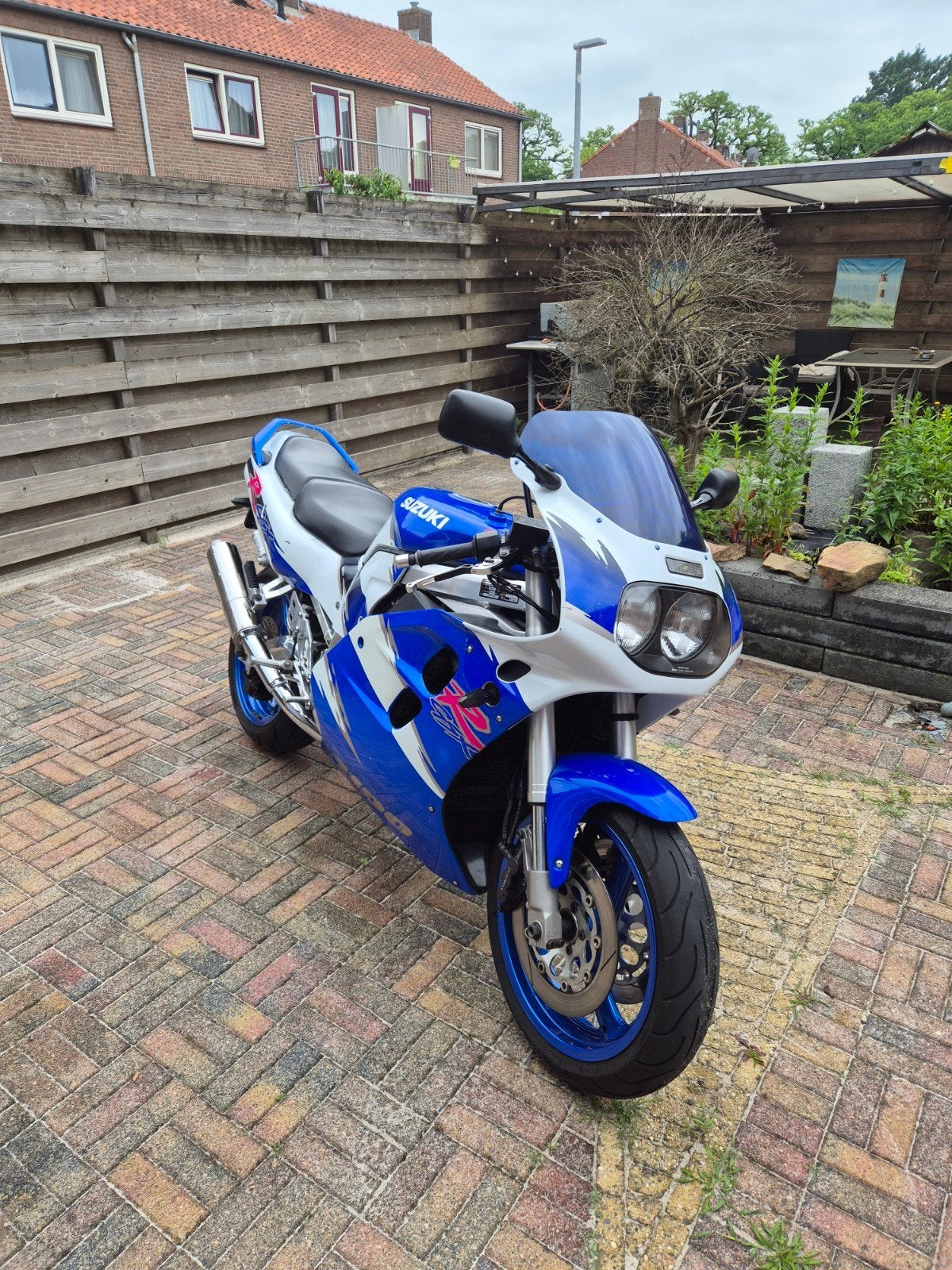 Te koop: Nette Suzuki GSX-R 1100W, Motoren, Motoren | Suzuki, 1074 cc, Sportuitlaat, 4 cilinders, Motorrijbewijs A