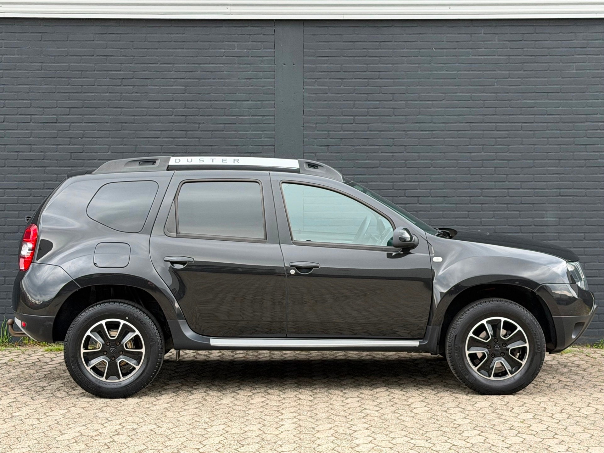 Dacia Duster 1.2 TCe 4x2 Lauréate NAVI CAMERA CRUISE AIRCO, Voorwielaandrijving, Gebruikt, 4 cilinders, Duster