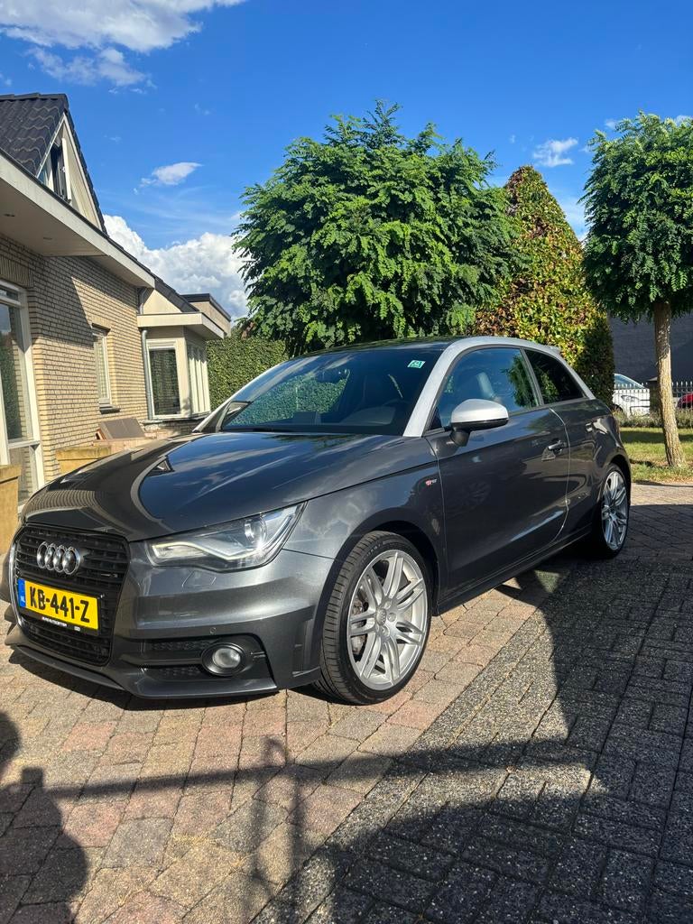 Audi A1 1.4TFSI 132KW S-tronic 2012 Grijs, A1, 4 cilinders, 1165 kg, 4 stoelen