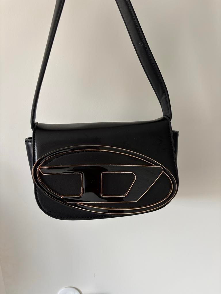 Zwarte schoudertas met Diesel-logo, zo goed als nieuw, Verzenden, Zo goed als nieuw, Zwart, Overige merken