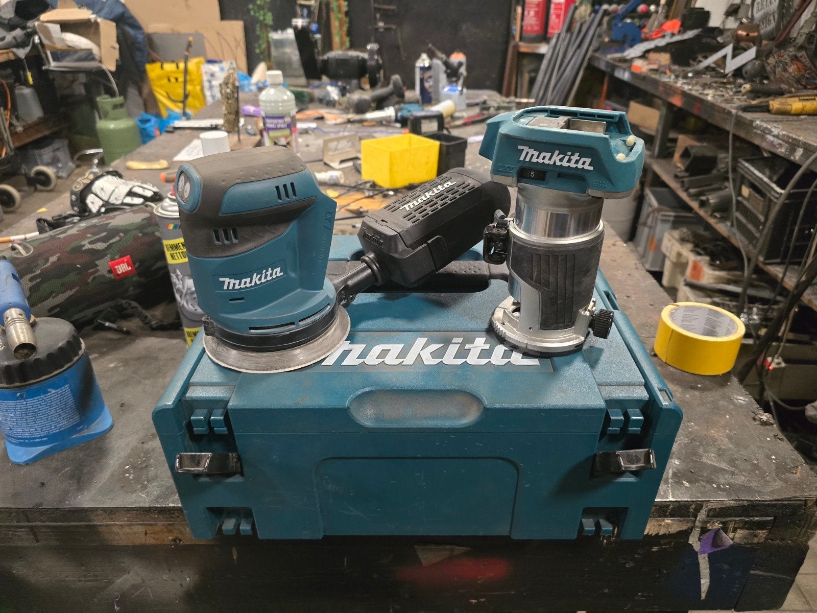 Makita DBO180 schuurmachine en DRT50 bovenfrees, Doe-het-zelf en Verbouw, Ophalen of Verzenden, Nieuw, Overige typen, Makita