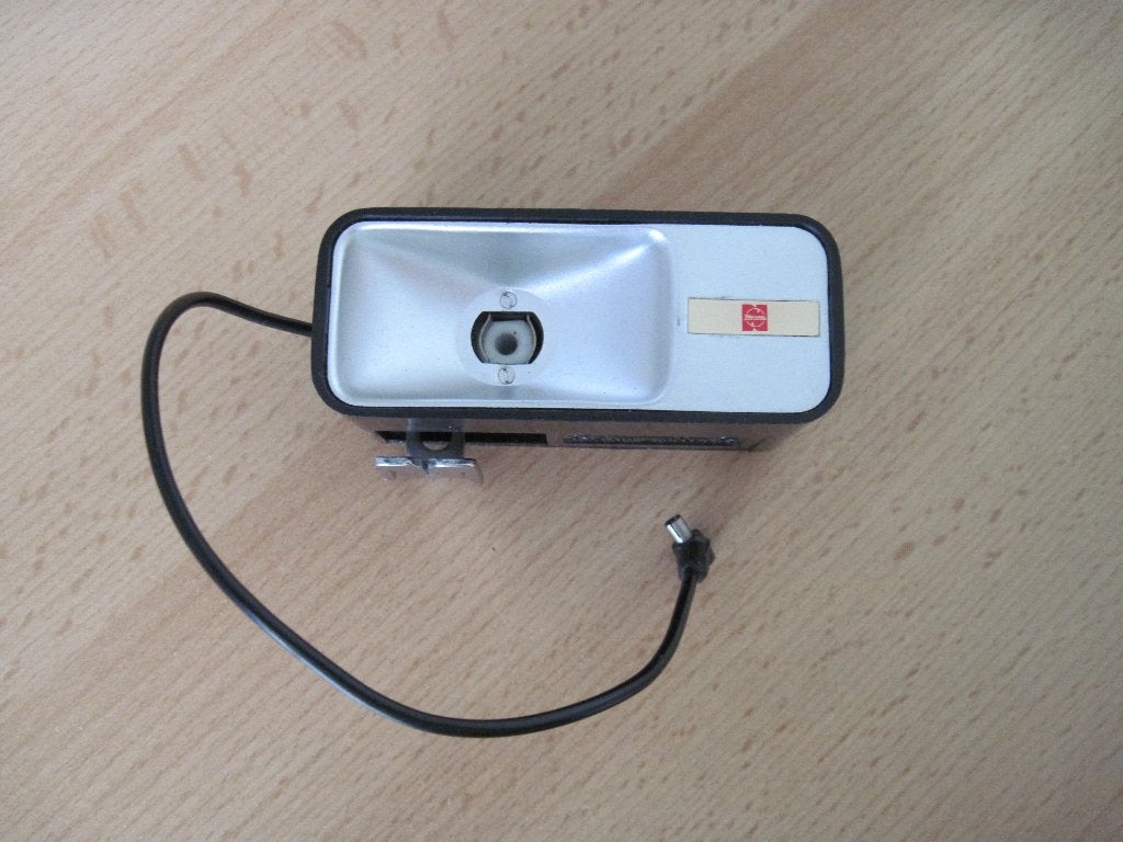 264 - National Lampjesflitser met synchronisatiekabel, Verzamelen, Ophalen of Verzenden, 1960 tot 1980, Flitser