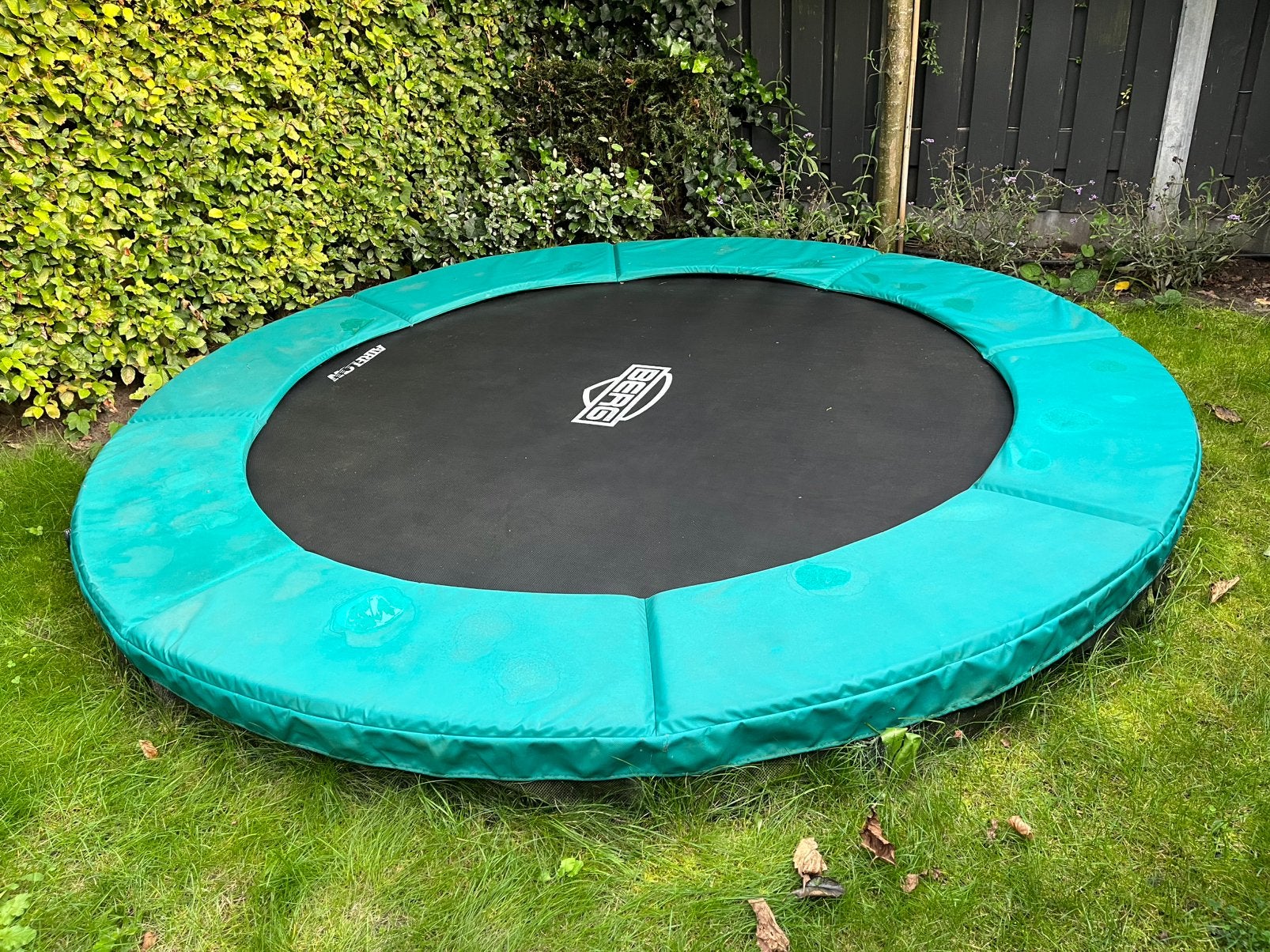 Berg inground Trampoline 270 incl afdekzeil, Ophalen, Gebruikt