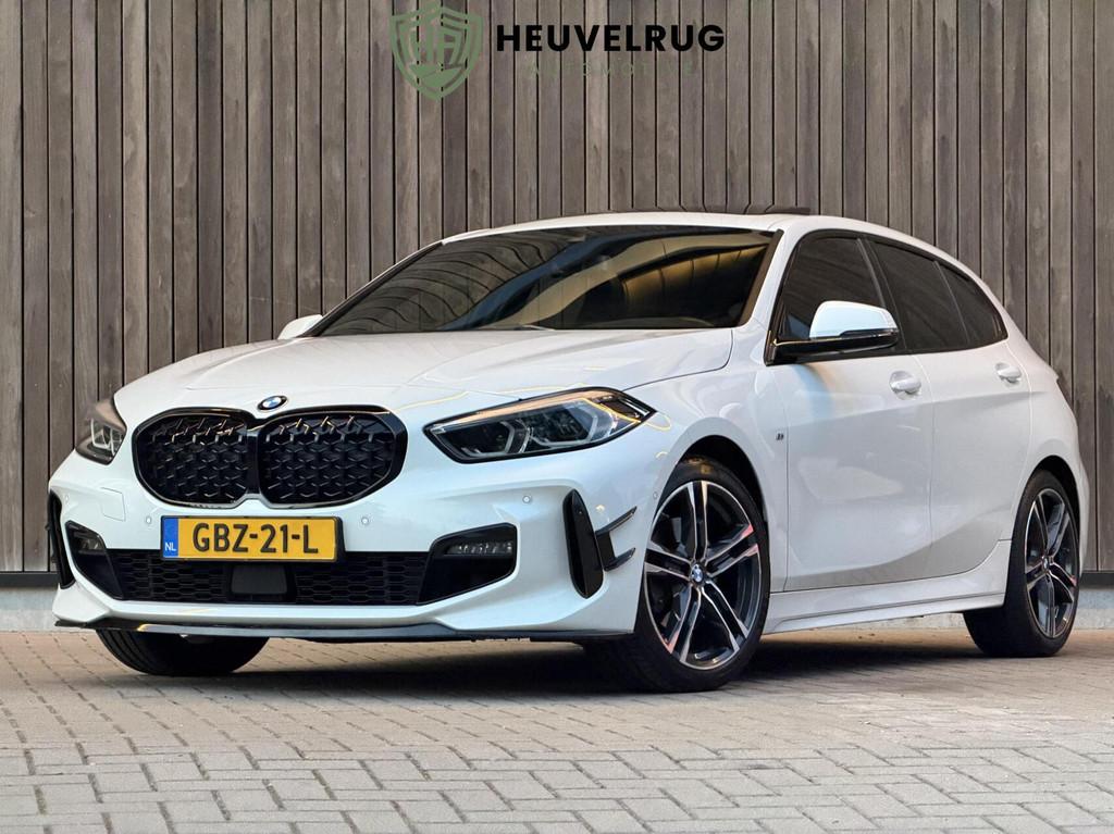 BMW 1-serie 118i M Sport High Executive | PANODAK | COMPLEET, Auto's, Achterwielaandrijving, 4 cilinders, Wit, Leder