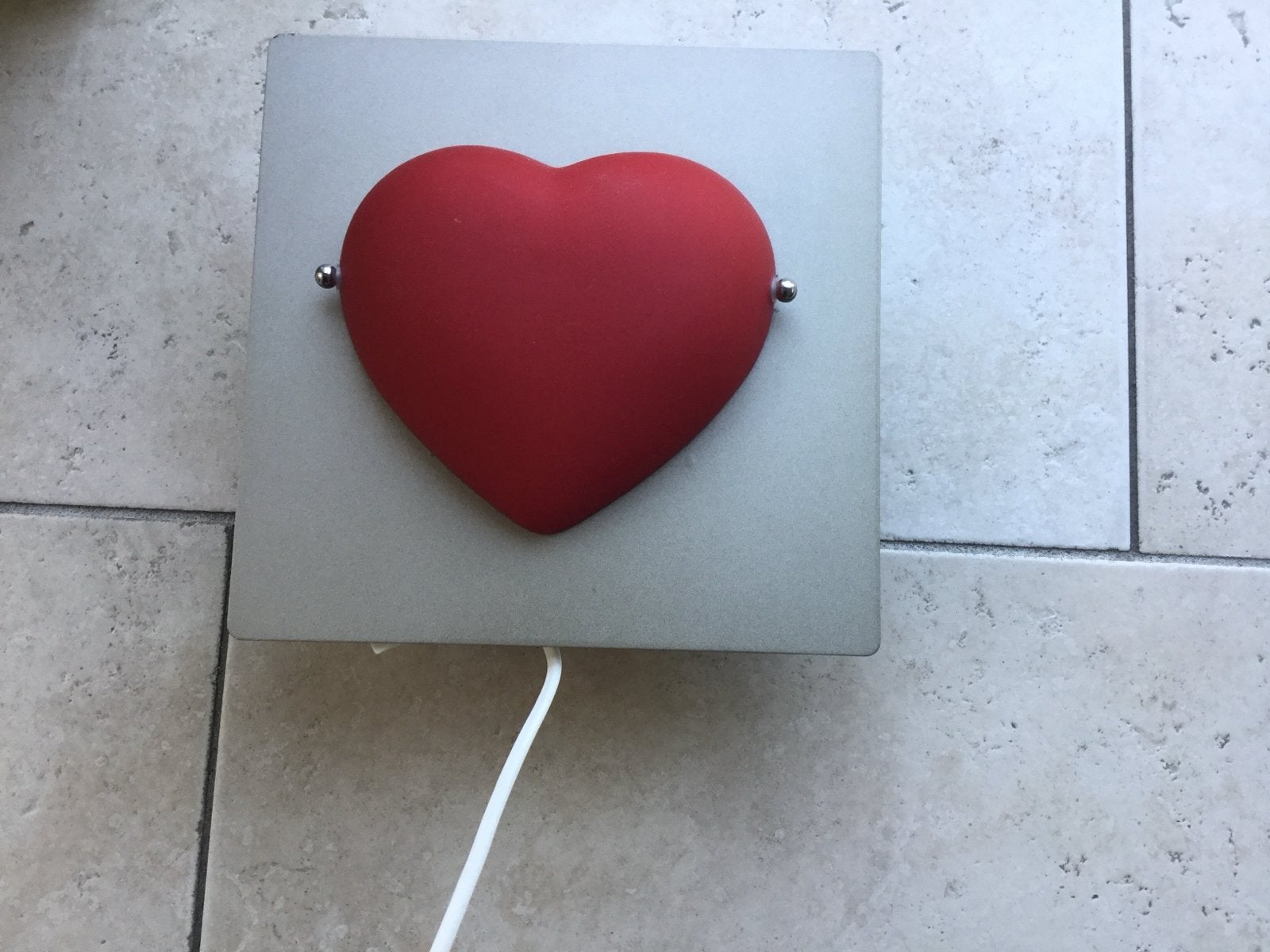 IKEA muurlamp met rood hart - sfeervolle verlichting, Huis en Inrichting, Lampen | Wandlampen, Met snoer/stekker, Rood, IKEA, Overige fittingen