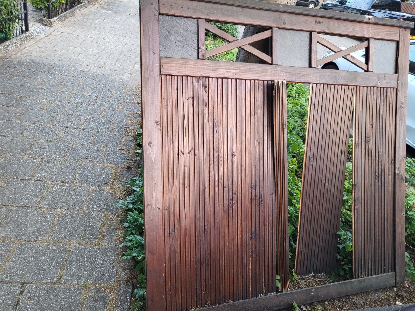 Gratis houten tuinscherm/schuttingdeel - Gebruikt vuurkorf, Tuin en Terras, Tuinschermen, Gebruikt, Ophalen of Verzenden, 200 cm of meer