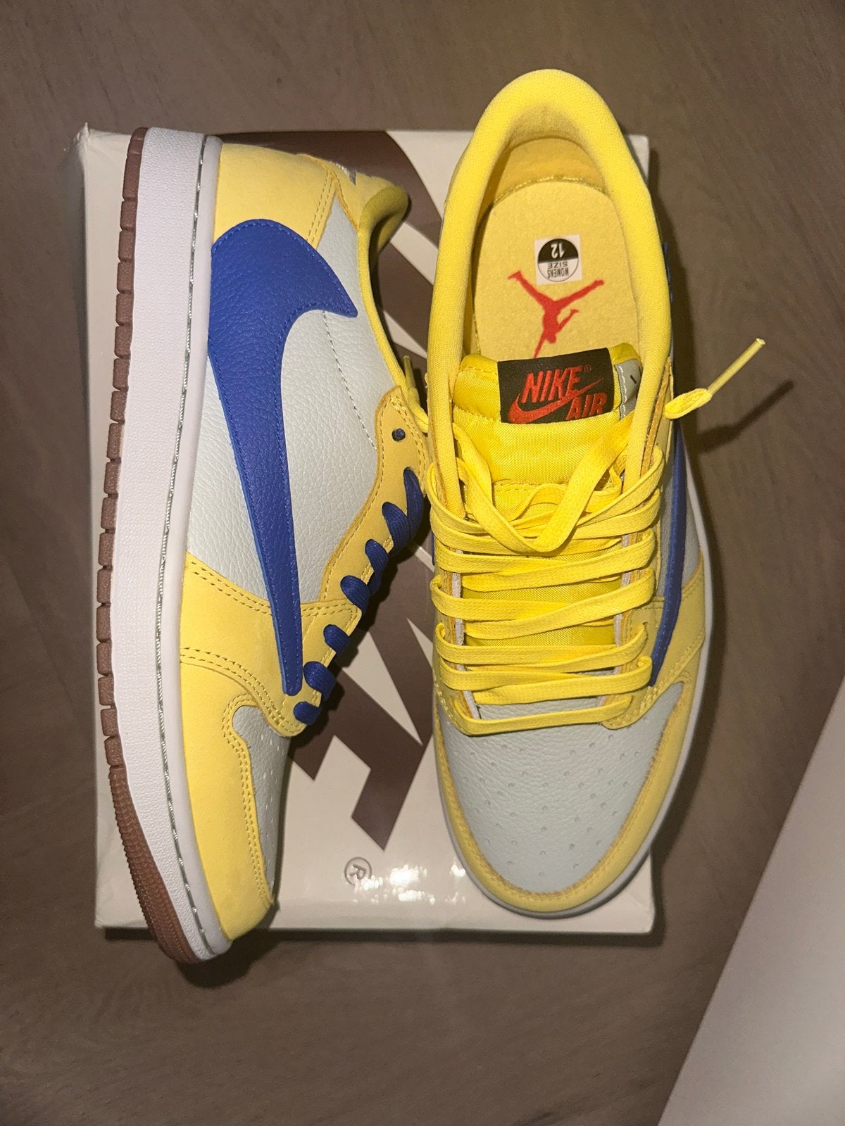 Nike Air Jordan 1 Low OG SP Travis Scott Canary, Ophalen of Verzenden, Nieuw, Overige kleuren, Sneakers of Gympen