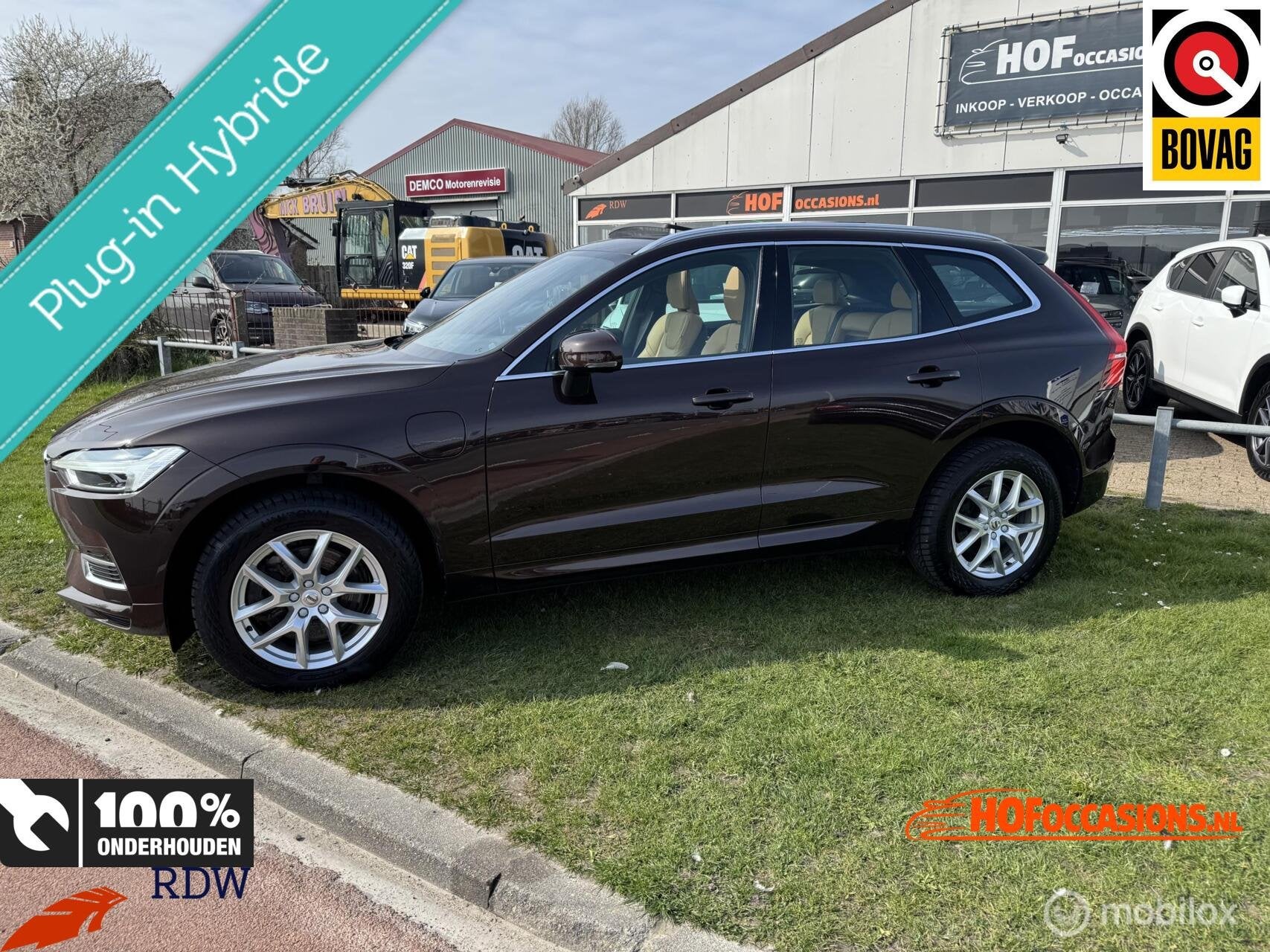 Volvo XC60 2.0 T8 Twin Engine AWD Momentum PANO/LEDER/TREKHA, Auto's, Volvo, Automaat, Gebruikt, 2039 kg, Leder