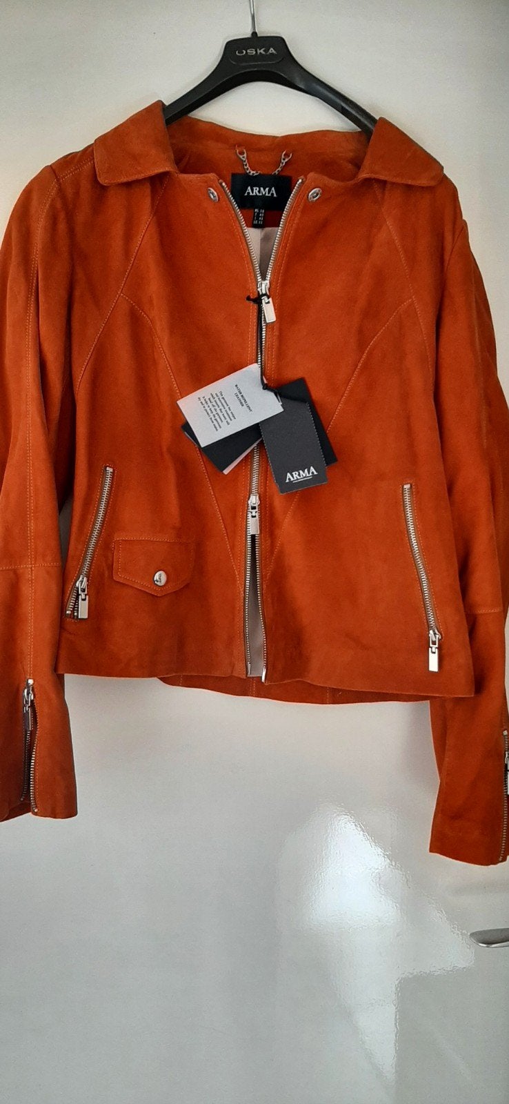 Kort jasje merk Arma, echt suèdeleer, maat 38. Nieuw., Maat 38/40 (M), Arma, Nieuw, Ophalen of Verzenden