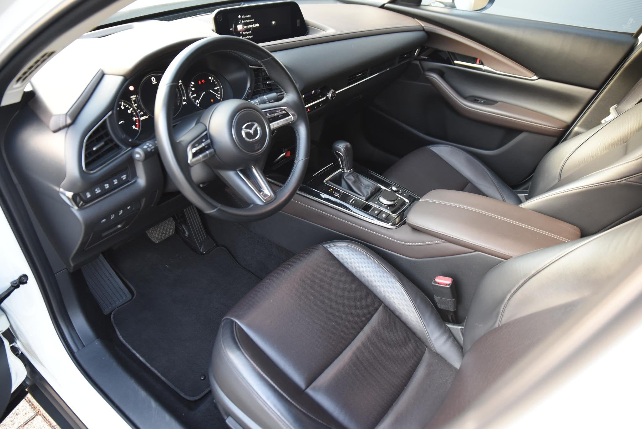 Mazda CX-30 2.0 e-SkyActiv-X M Hybrid Luxury Afneembare trek, Auto's, Mazda, 1998 cc, Gebruikt, Wit, Leder