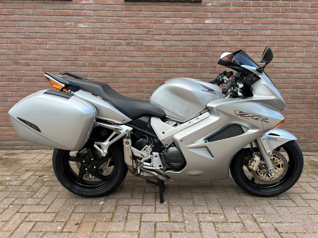 Honda VFR 800 V-TEC / Kofferset / ABS / VFR800 VTEC, Motoren, Motoren | Honda, 4 cilinders, Motorrijbewijs A, Gebruikt, Particulier