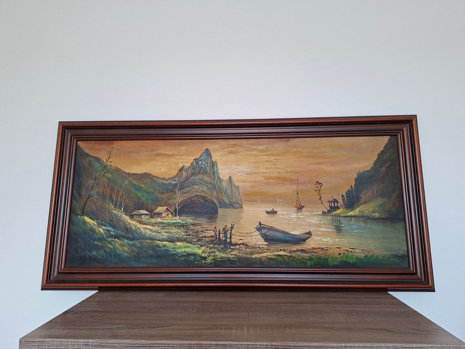 Schilderij: Maritiem Landschap met Boten en Bergen, Antiek en Kunst, Maritiem / water, Handgeschilderd, Doek, Ophalen of Verzenden