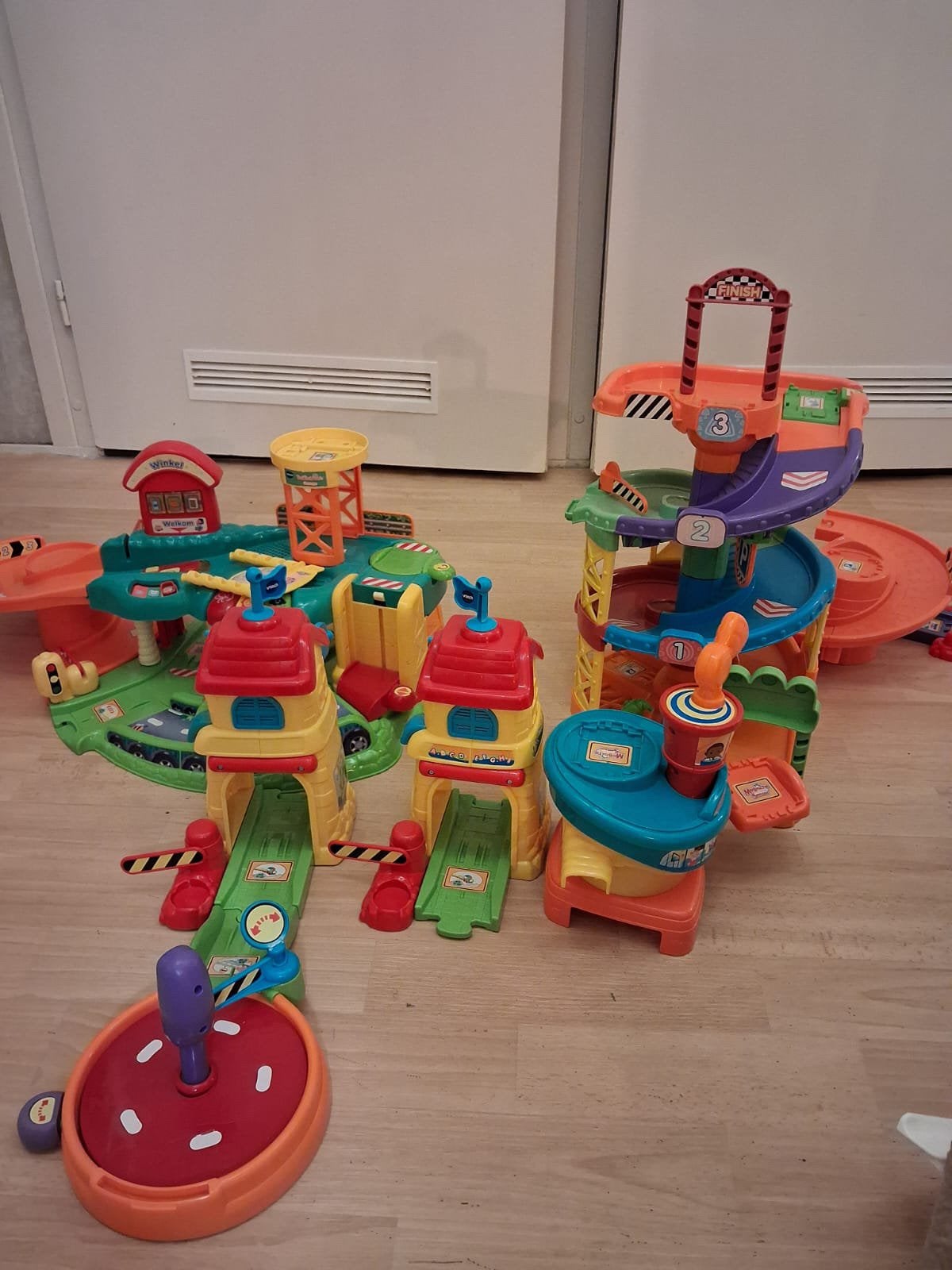 Autobaan V tech toet toet autos, Kinderen en Baby's, Speelgoed | Vtech, Ophalen of Verzenden, Zo goed als nieuw, 2 tot 4 jaar