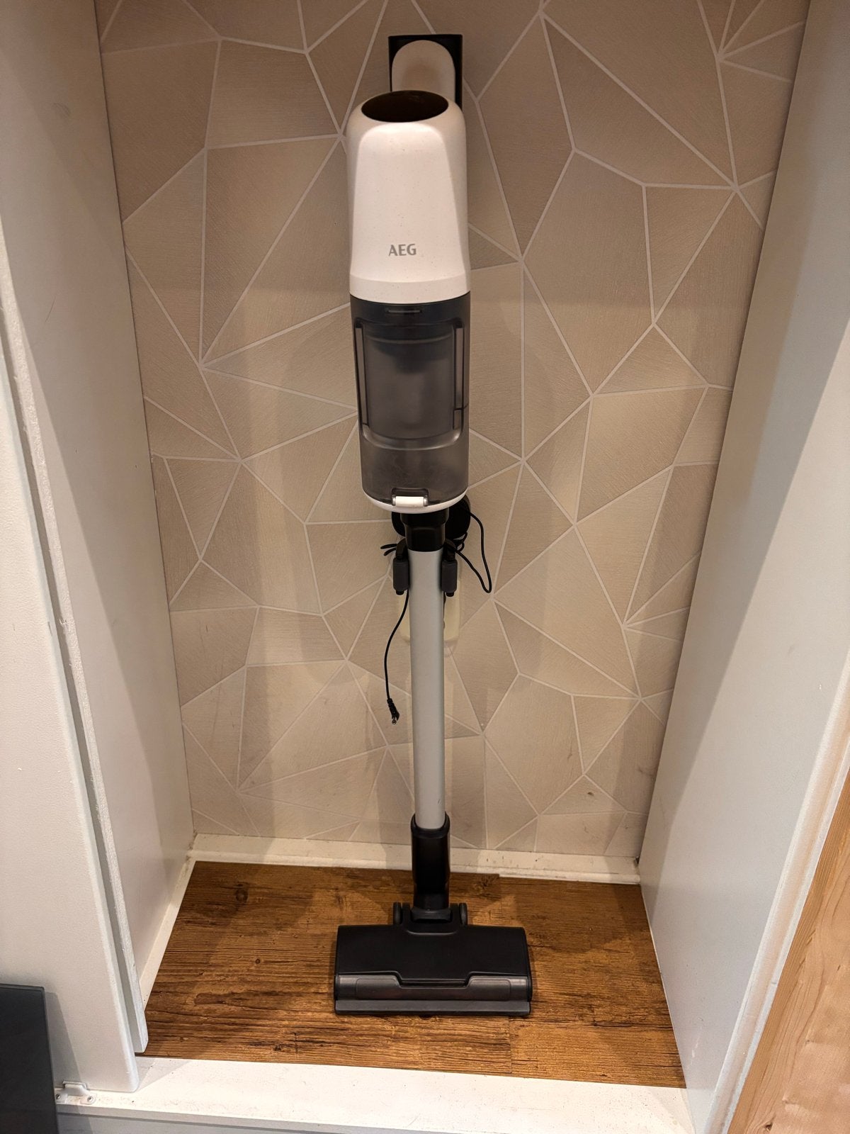 AEG AP61AB21SH 6000 Wit Steelstofzuiger met kruimeldief, Witgoed en Apparatuur, Draadloos, Ophalen of Verzenden, Zo goed als nieuw