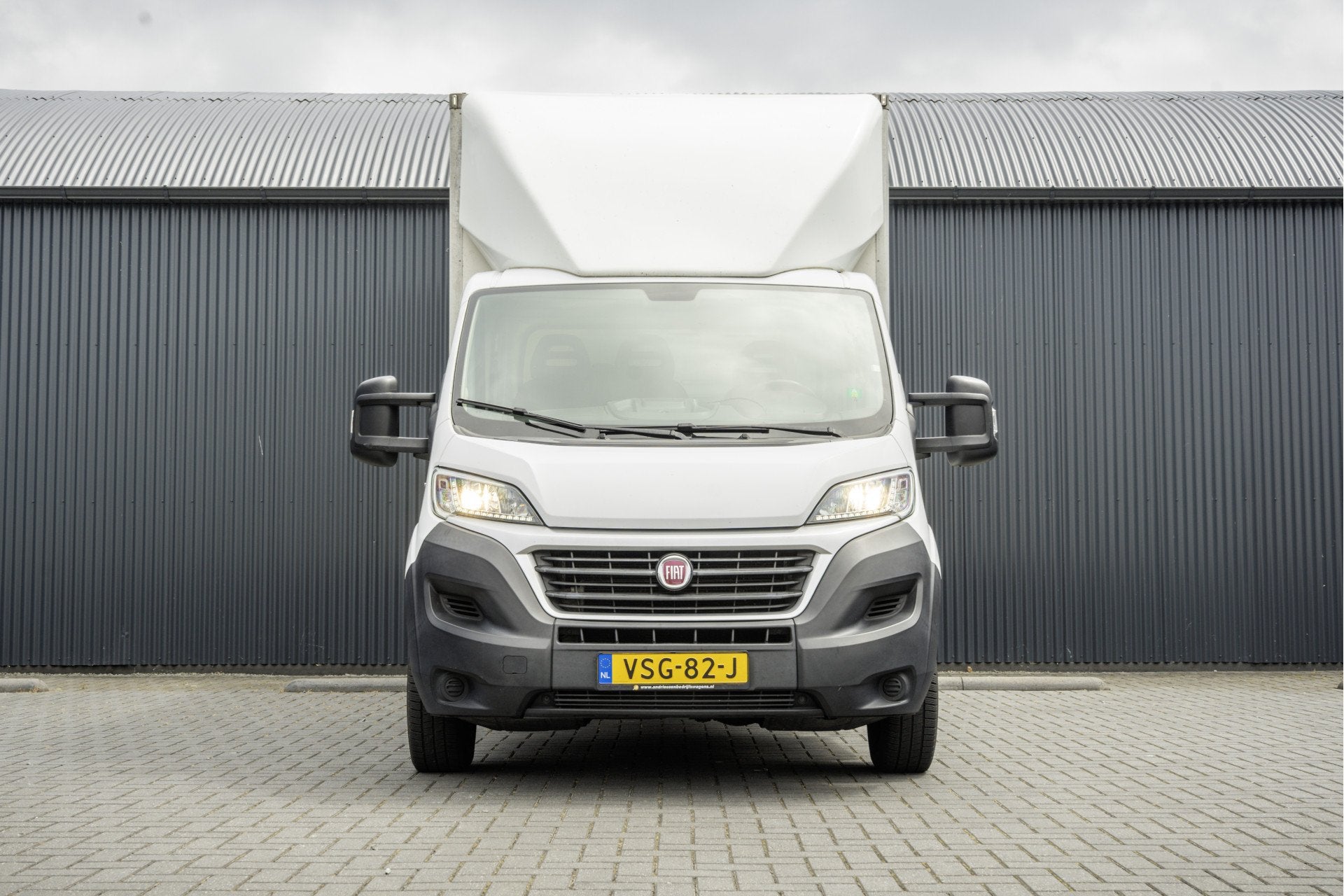 Fiat Ducato 2.3 MultiJet | Bakwagen met Laadklep | 131 PK |, Auto's, Bestelauto's, Gebruikt, Wit, Bedrijf, 2450 kg