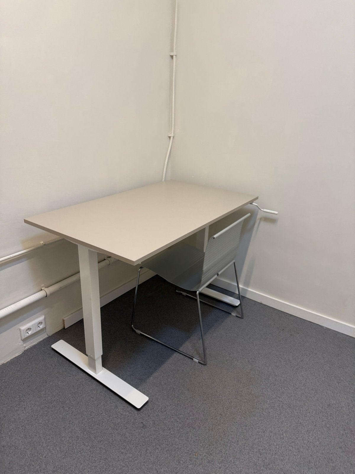Verstelbaar Zit-sta Bureau - 125x60 cm, Huis en Inrichting, Ophalen of Verzenden, In hoogte verstelbaar, Gebruikt, Zit-sta bureau
