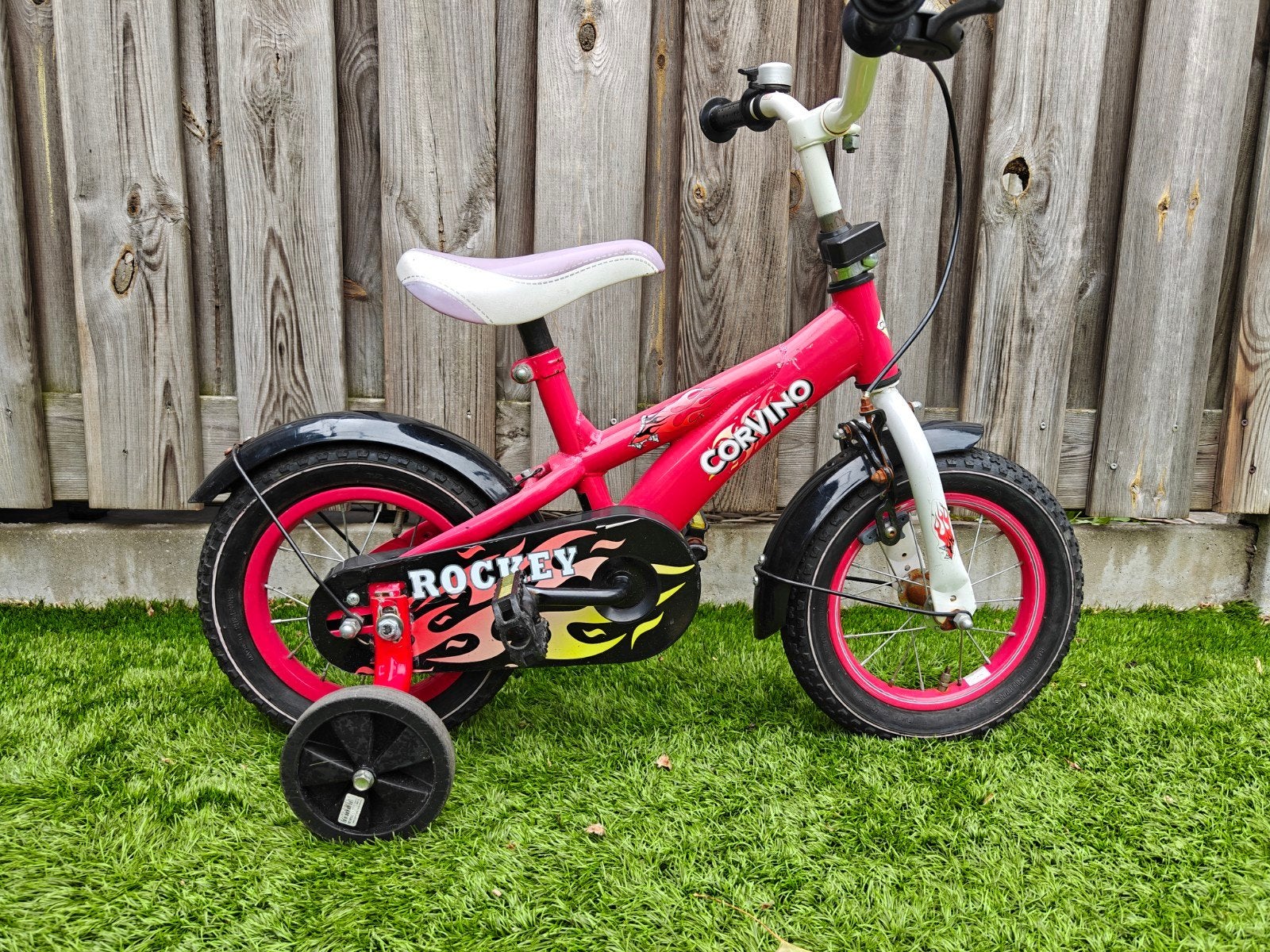 Corvino Rocket Kinderfiets - Roze met zijwieltjes, Ophalen of Verzenden, Gebruikt, Minder dan 16 inch, Zijwieltjes