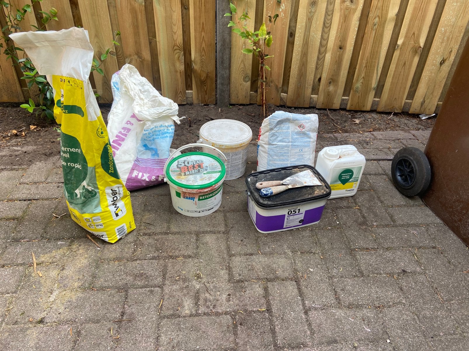 Gratis af te halen; verschillende klusitems., Ophalen