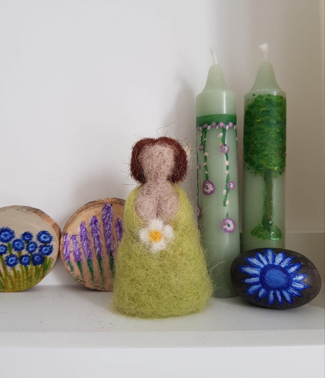 Naaldvilt wol jaartafel seizoenstafel bloem najaar herfst, Ophalen of Verzenden, Nieuw, Figuurtje(s)