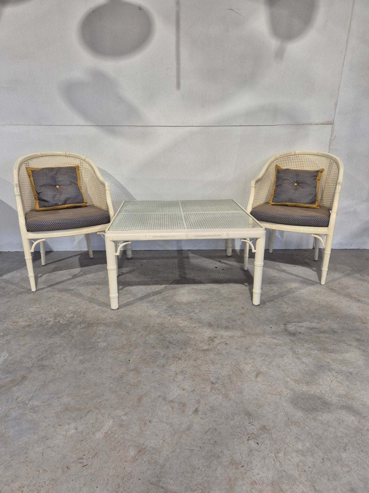 Set vintage faux bamboe webbing chippendale stoelen en tafel, Ophalen, Rotan, Onbekend, Onbekend