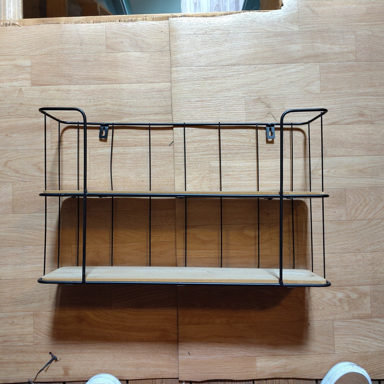 Metalen wandrek met houten planken (48x12x29cm), Ophalen of Verzenden, Gebruikt