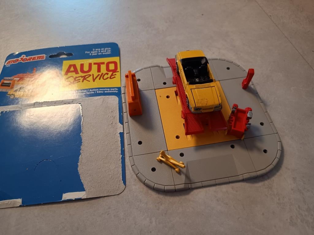 Majokit majorette auto garage 701, Ophalen of Verzenden