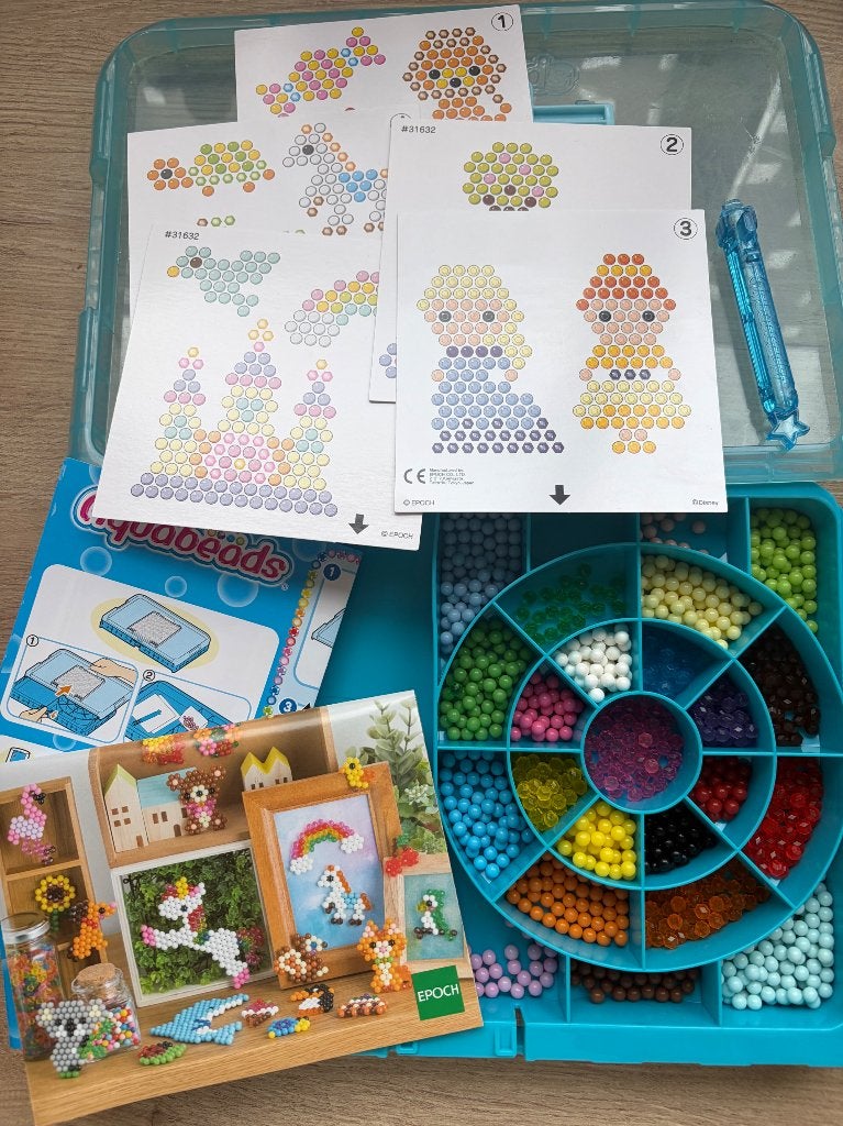 Aquabeads set met navulling, Ophalen of Verzenden, Zo goed als nieuw, Knutselen