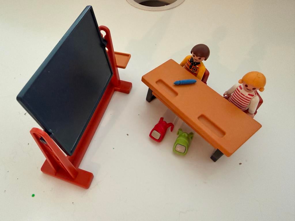 Playmobil schoolset met bord, tafel en 2 figuren, Kinderen en Baby's, Speelgoed | Playmobil, Ophalen of Verzenden, Gebruikt