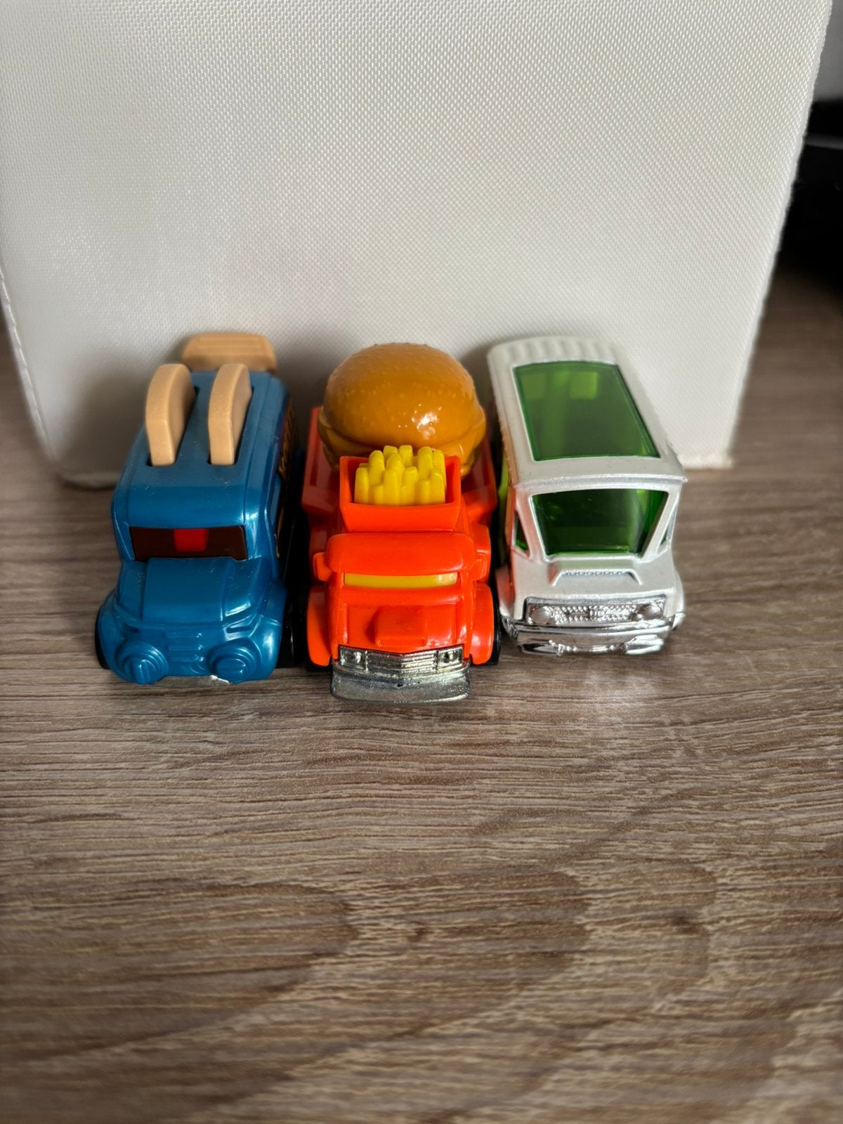 3 HotWheels auto’s, Ophalen of Verzenden, Zo goed als nieuw