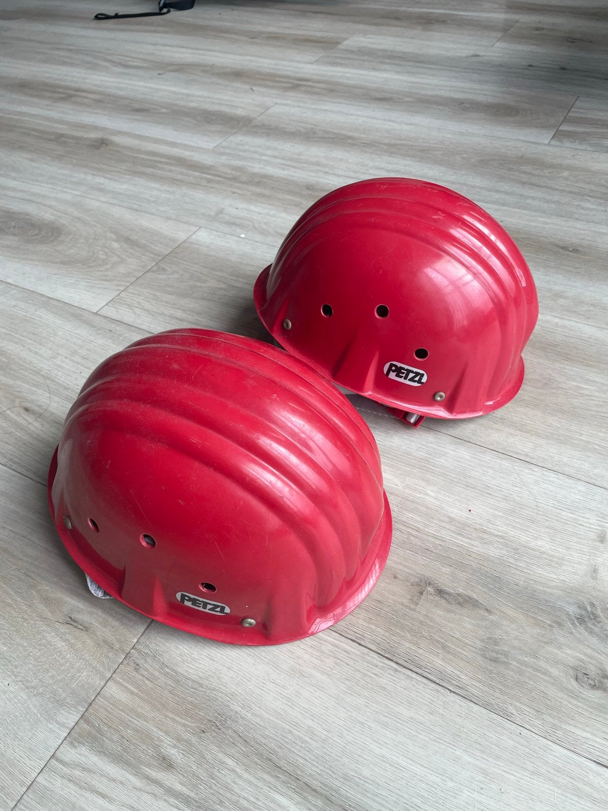 2 Petzl helmen, Sport en Fitness, Ophalen of Verzenden, Gebruikt