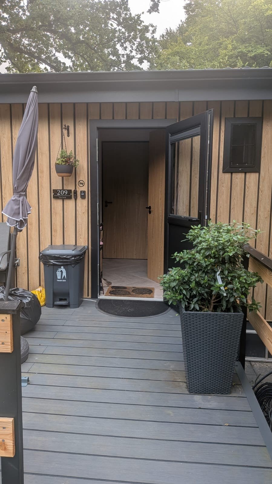 Luxe zeer ruim chalet, type Lessenaar, In bos, 2 slaapkamers, Afwasmachine, Recreatiepark