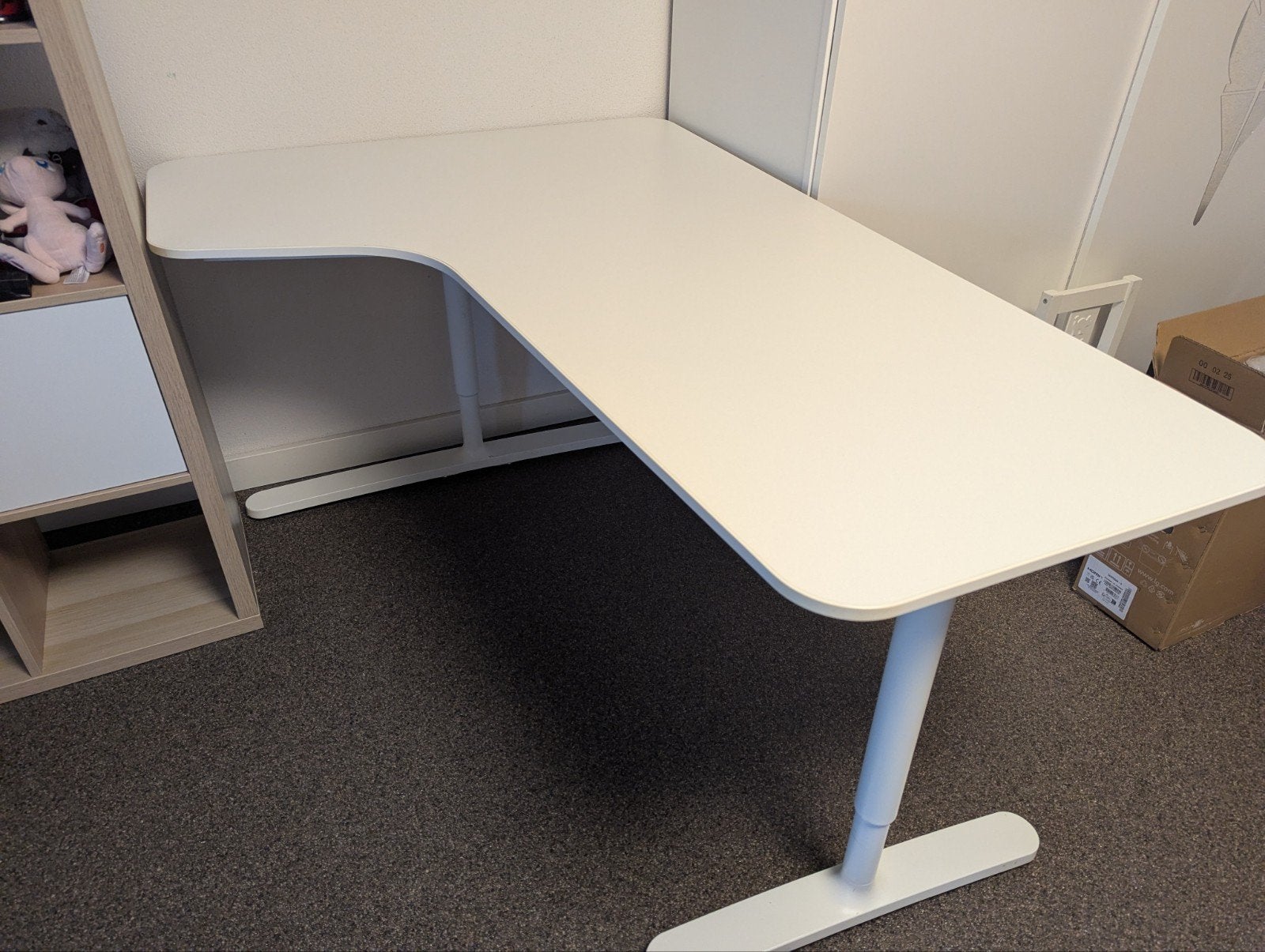 IKEA Bekant Hoekbureau Wit - Zo goed als nieuw, Ophalen, Spaanplaat of MDF, Hoekbureau, In hoogte verstelbaar