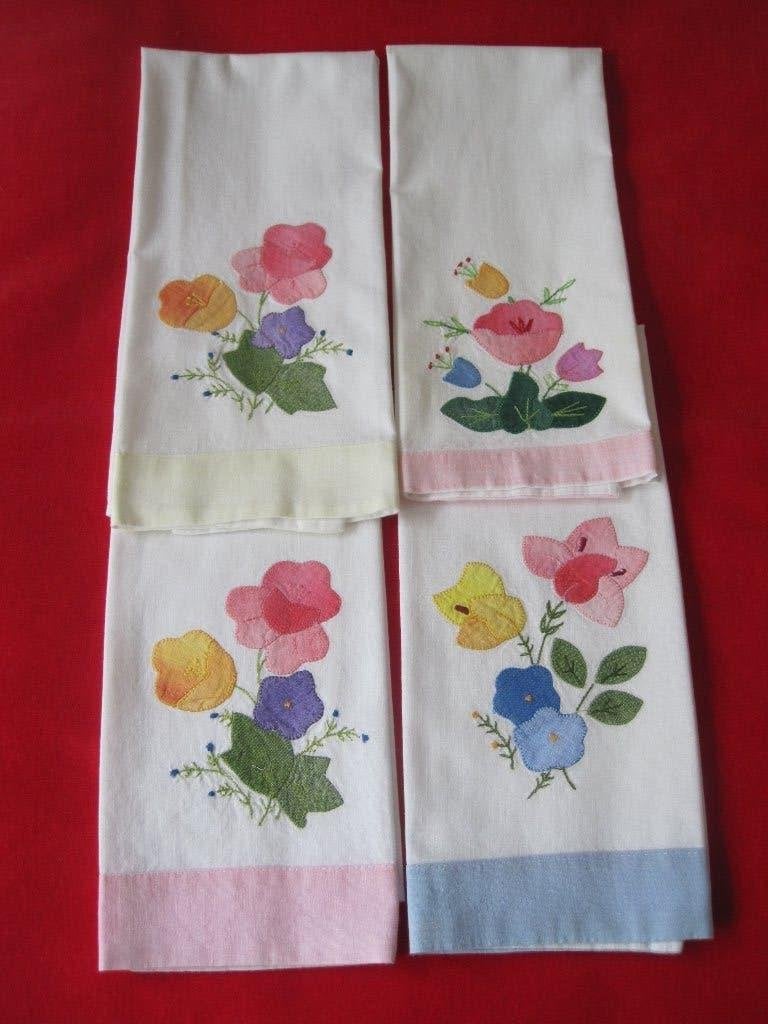 4 handgeborduurde placemats met bloemen, 35x55 cm, Ophalen of Verzenden
