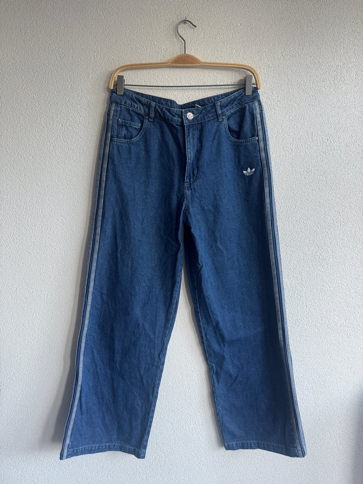 Adidas blauwe Firebird denim jeans, Blauw, Maat 42/44 (L), Ophalen of Verzenden, Lang