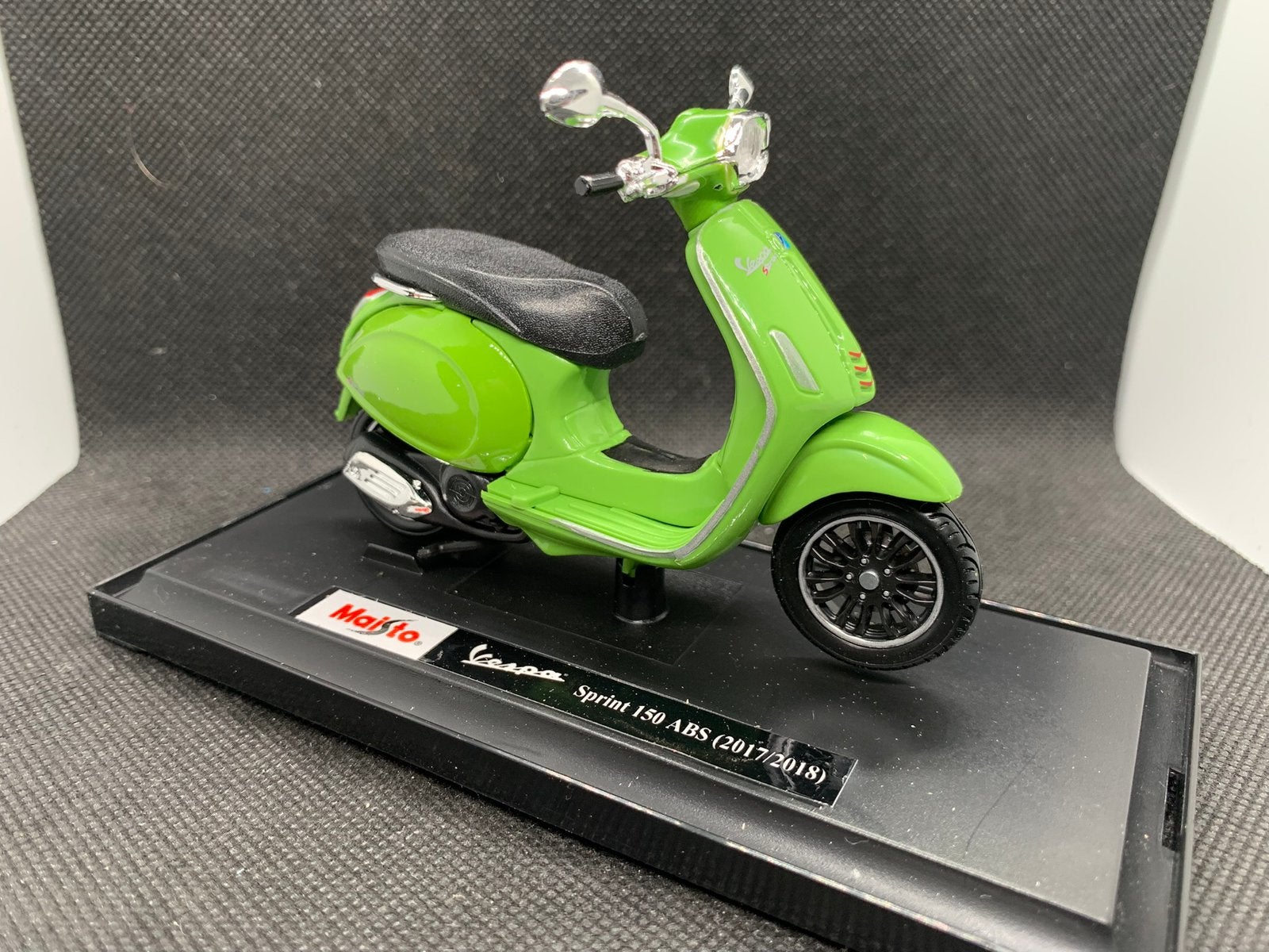 Maisto Vespa Sprint 150 Motorscooter 1:18 OVP, Verzenden, Zo goed als nieuw, Maisto