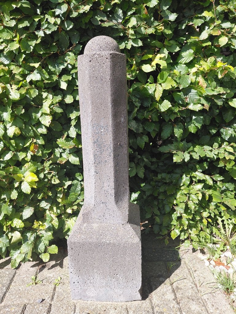 Amsterdammertje betonpaaltje 105 x30x30 8 hoekig met voet, Ophalen, Zo goed als nieuw, Minder dan 180 cm, Palen