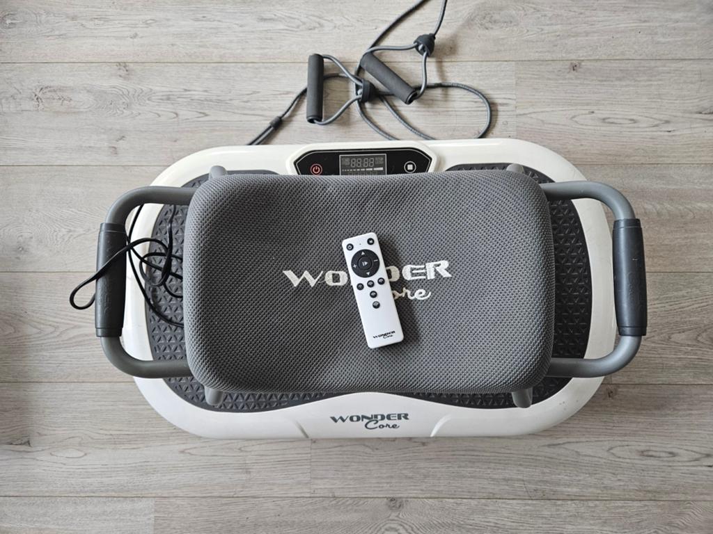 Wonder Core Smart Vibratieplaat met afstandsbediening, Sport en Fitness, Fitnessmaterialen, Ophalen, Zo goed als nieuw, Benen