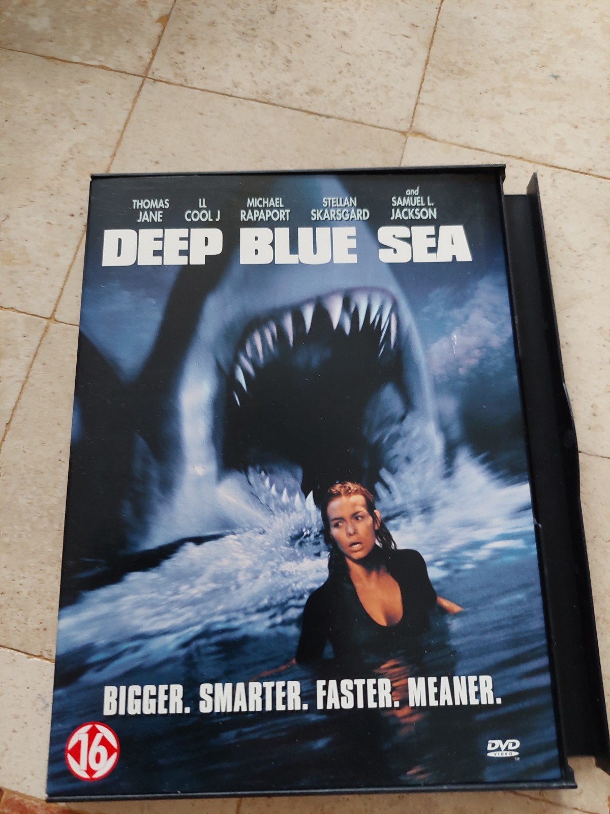 DEEP BLEU SEA, Vanaf 16 jaar, Ophalen of Verzenden, Zo goed als nieuw