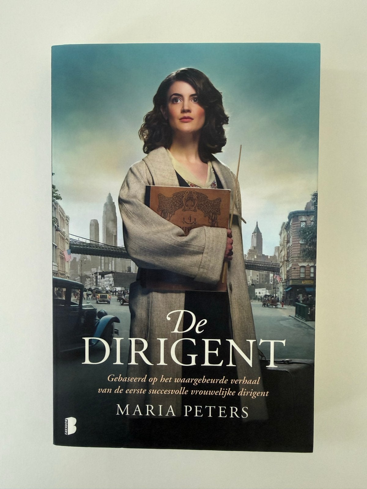 De Dirigent - Maria Peters - Gebaseerd op waargebeurd verhaa, Ophalen of Verzenden, Zo goed als nieuw, Nederland