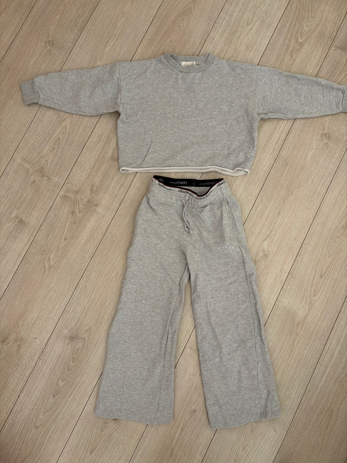 Charlie petite joggingpak maat 116/128, Ophalen of Verzenden, Zo goed als nieuw, Meisje, Setje