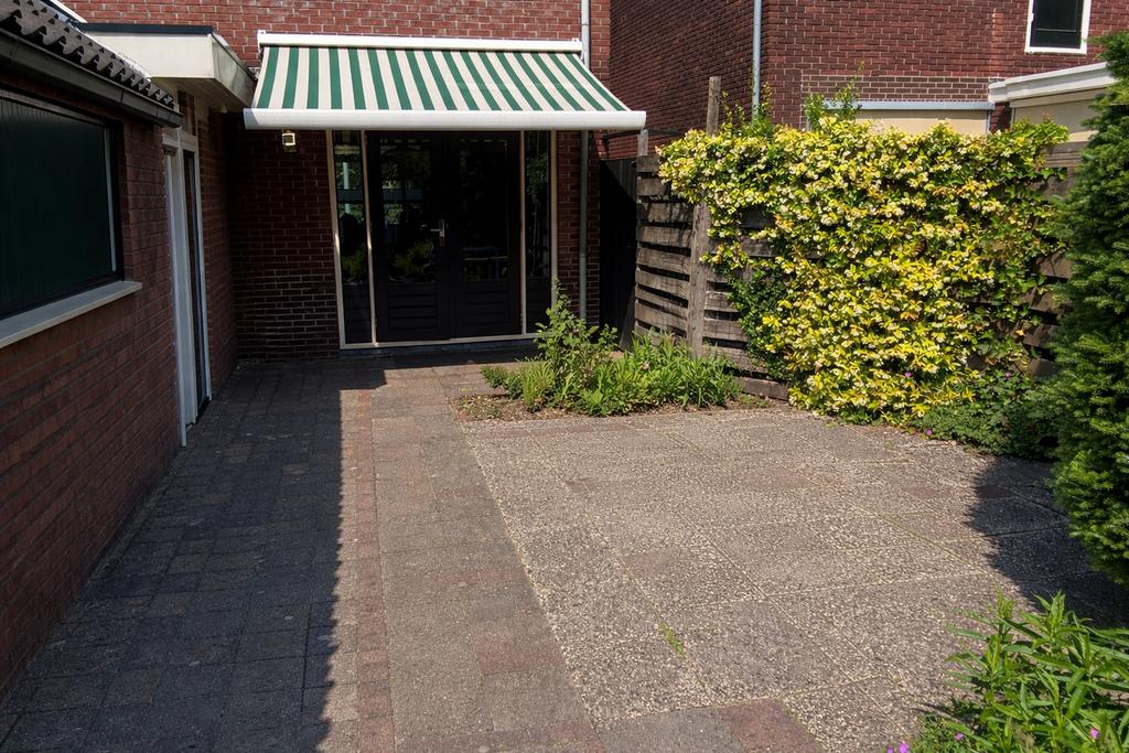 Zonnescherm – groen/wit gestreept – in goede staat, Ophalen, Gebruikt, Elektrisch, 150 tot 300 cm