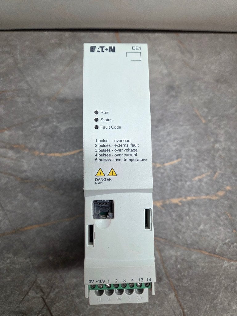 4x Eaton DE1-342D1FN-N20N PowerXL VFD 0.75kW 1HP 400V 2.1A, Ophalen of Verzenden, Gebruikt