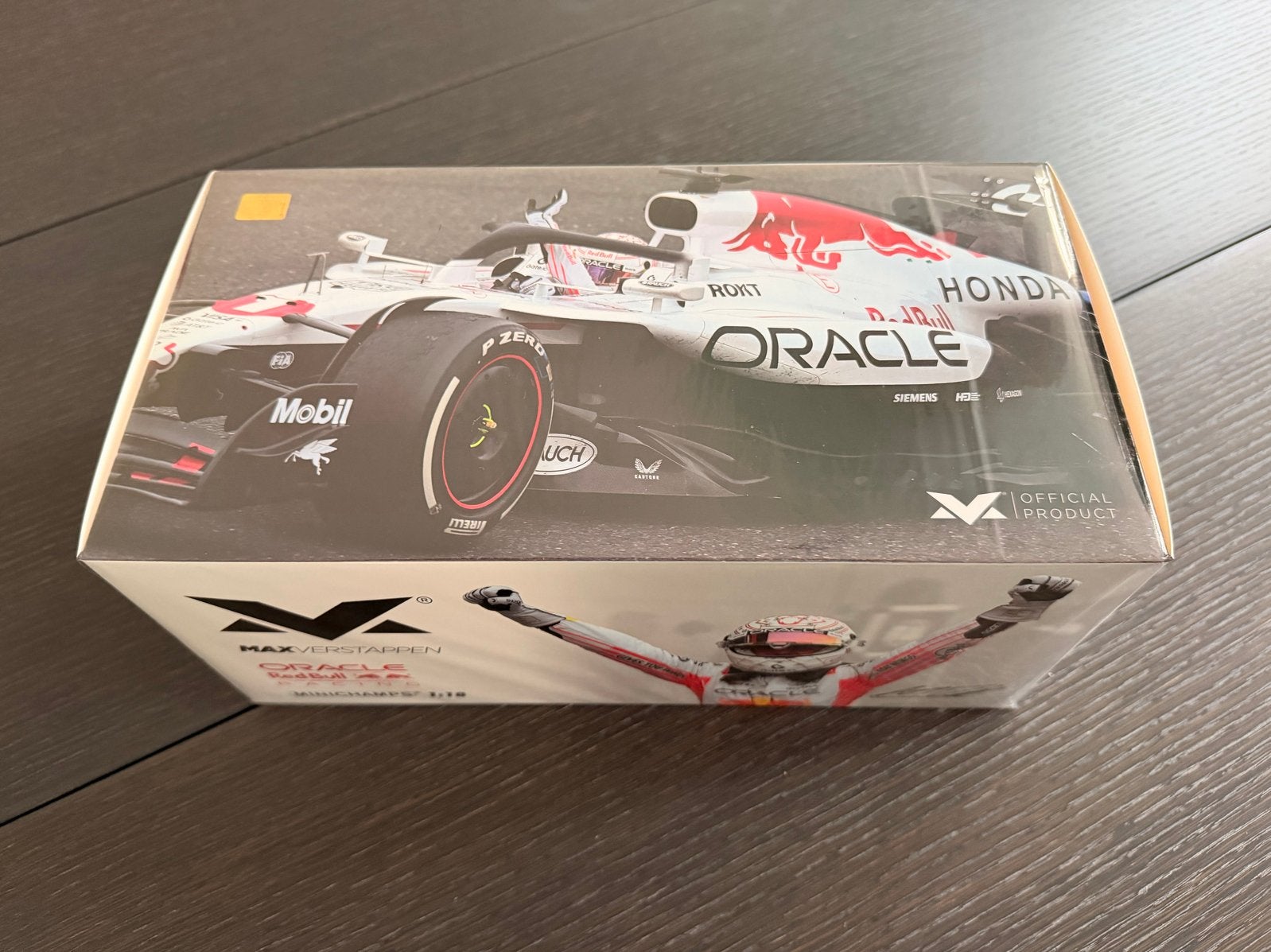 Max Verstappen Red Bull Racing RB21 2025 Japan GP Winner, Hobby en Vrije tijd, Modelauto's | 1:18, Ophalen of Verzenden, Nieuw