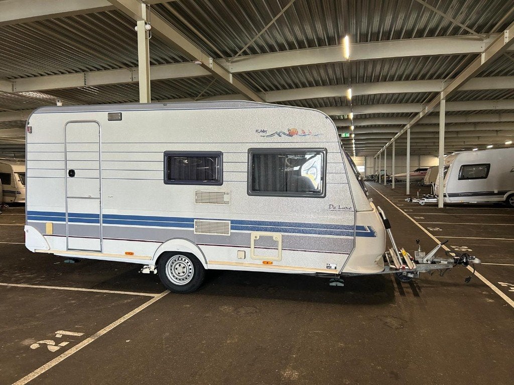 Caravan, Caravans en Kamperen, Caravans, Particulier, tot en met 4, 1000 - 1250 kg, Treinzit, Hobby, Omvormbare zithoek, Vast bed