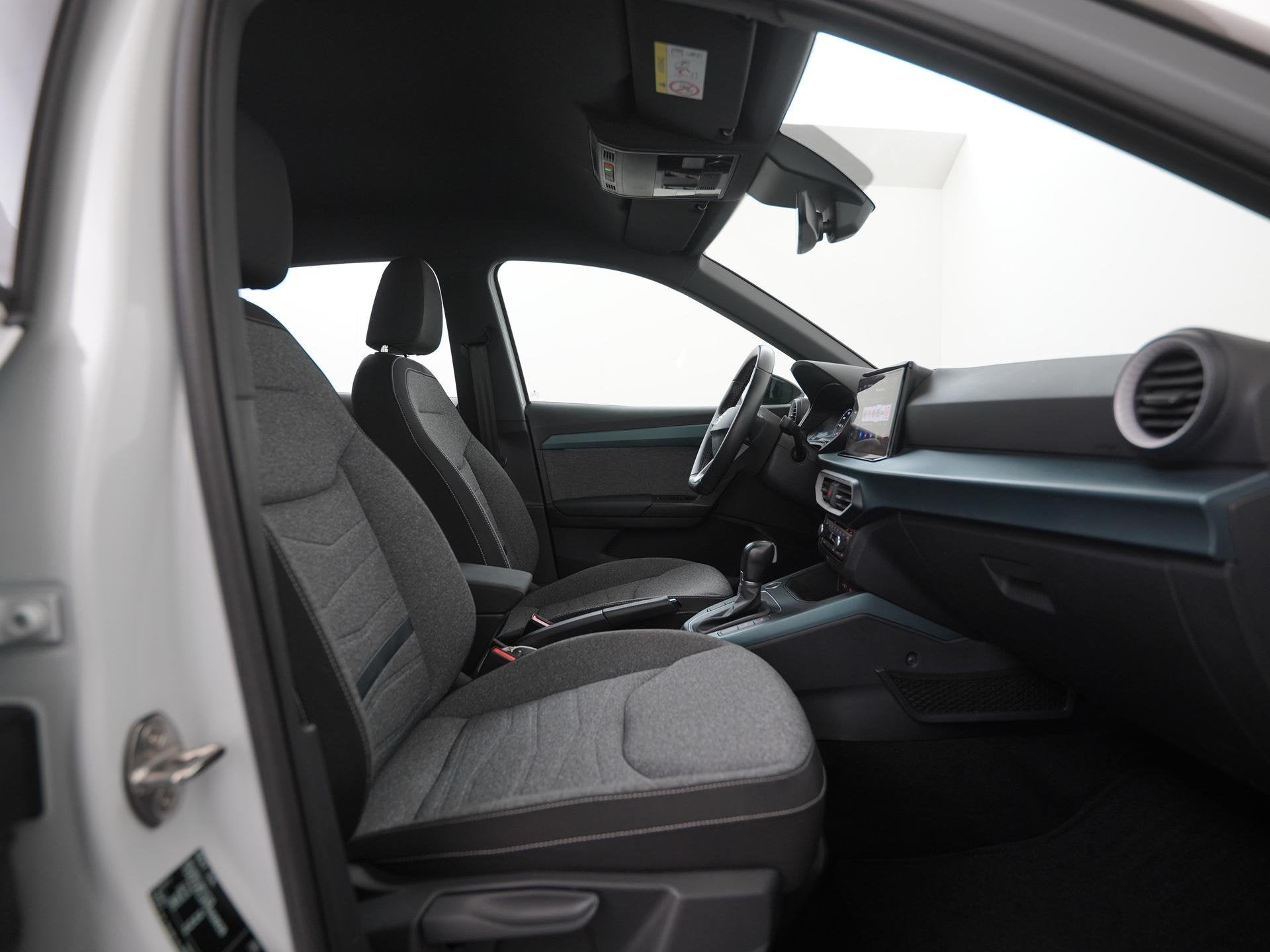 SEAT Arona 1.0 TSI Xperience DSG | Trekhaak | Camera | Stoel, 12 maanden, Gebruikt, Automatische klimaatregeling, Wit
