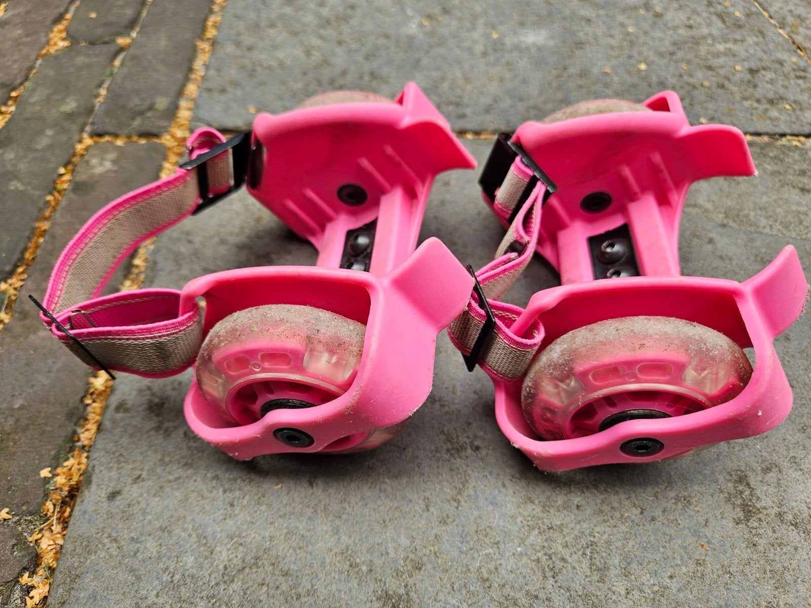 Flashing hakwiel roze wieltjes voor schoenen, Ophalen of Verzenden, Verstelbaar, Gebruikt, Kinderen