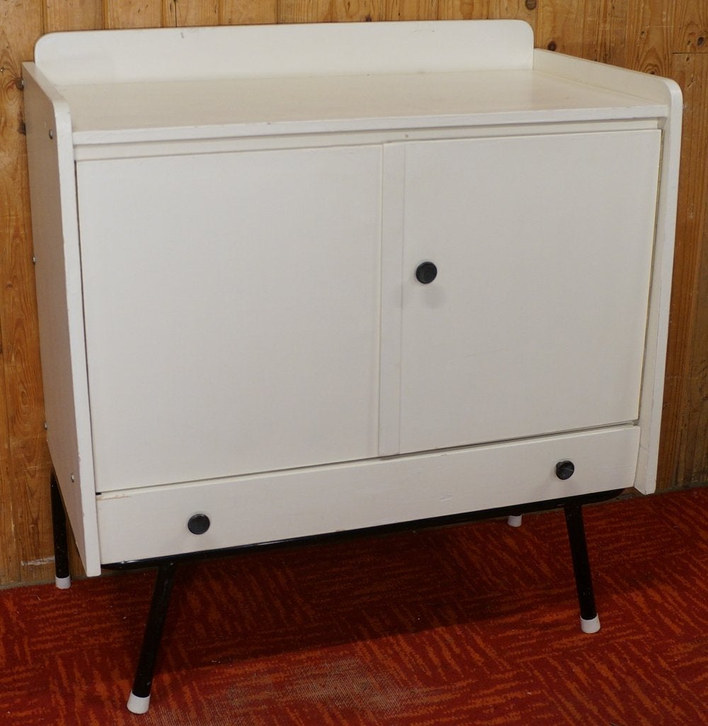 Bauhaus dressoir commode Ladenkast Retro buisframe meubel, Ophalen, Grenenhout, Gebruikt, Sixties, zeventies, vintage, Mid-century, flower power, Hippie