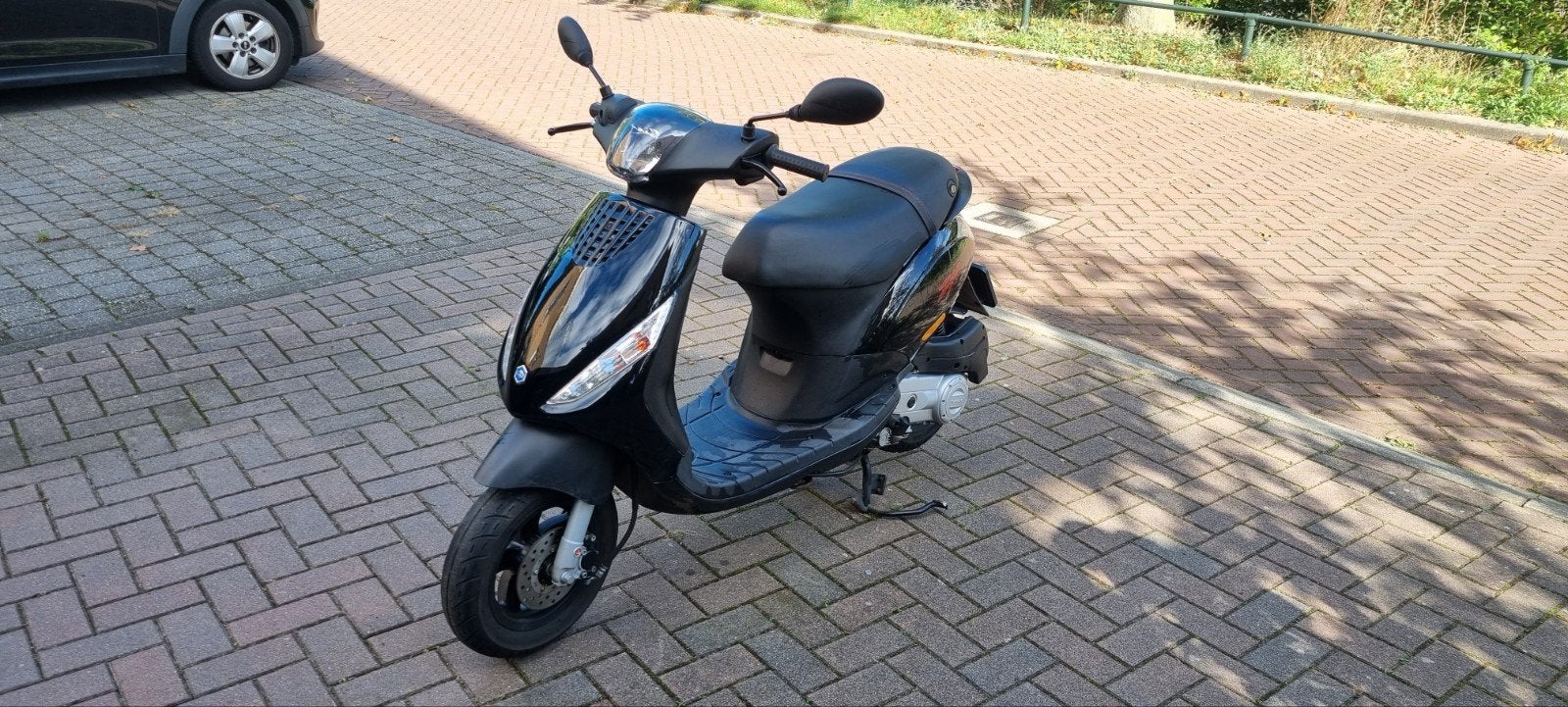 Piaggio Zip 4-takt uit 2022 - Zwart, goed onderhouden, Ophalen, Maximaal 45 km/u, Zip, Zo goed als nieuw