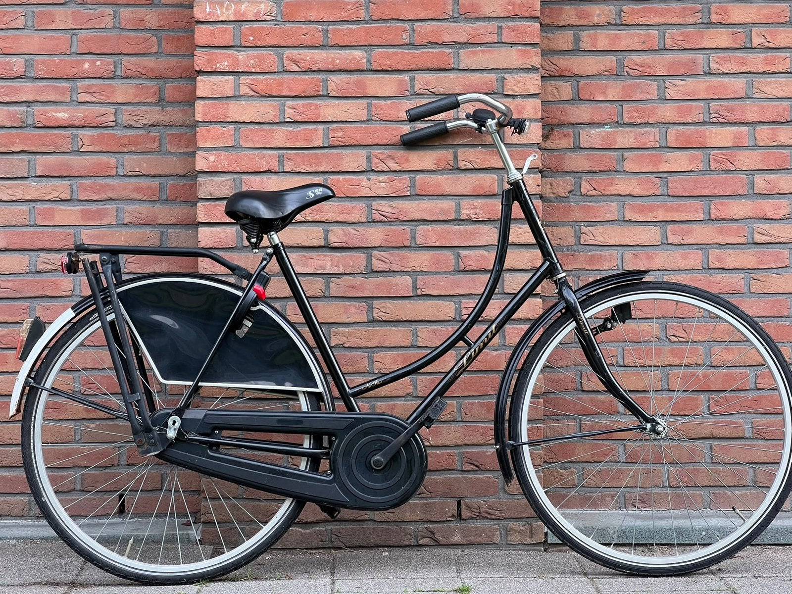 Omafiets  Limit 28 inch, Fietsen en Brommers, 56 cm of meer, Ophalen of Verzenden, Gebruikt, Terugtraprem