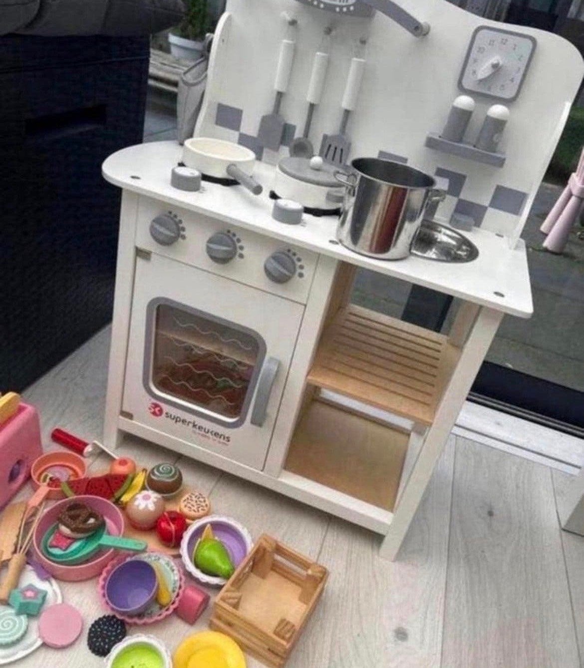 Houten speelkeuken met accessoires, Ophalen of Verzenden, Zo goed als nieuw, Hout, Speelkeuken